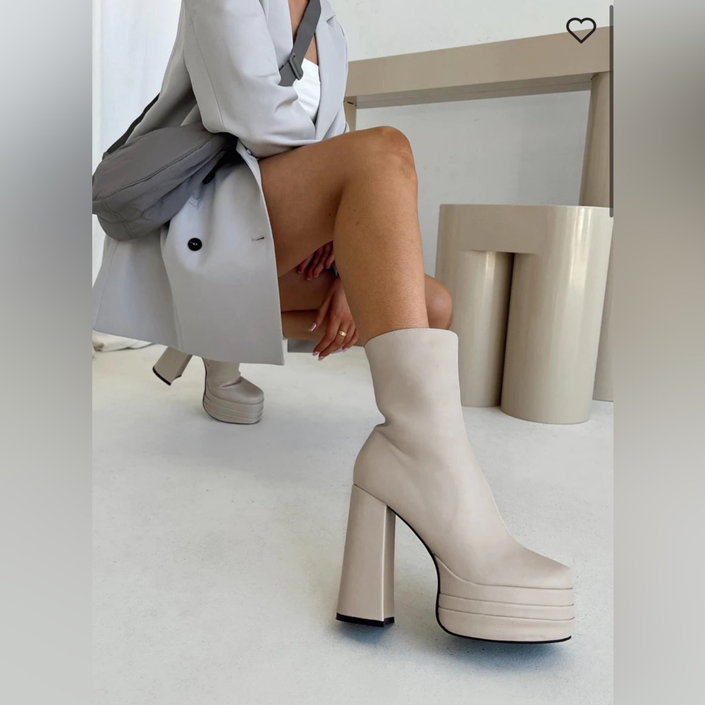 NWT Princess Polly Ricardo Ankle Boots Cream